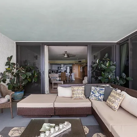 Stunning 2/2 Designer Condo W Coastal Appeal Right On The Gulf!